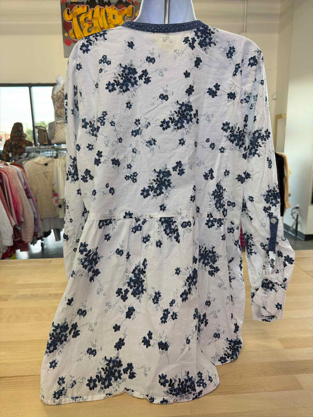 Salon Studio Size XL White Blouse