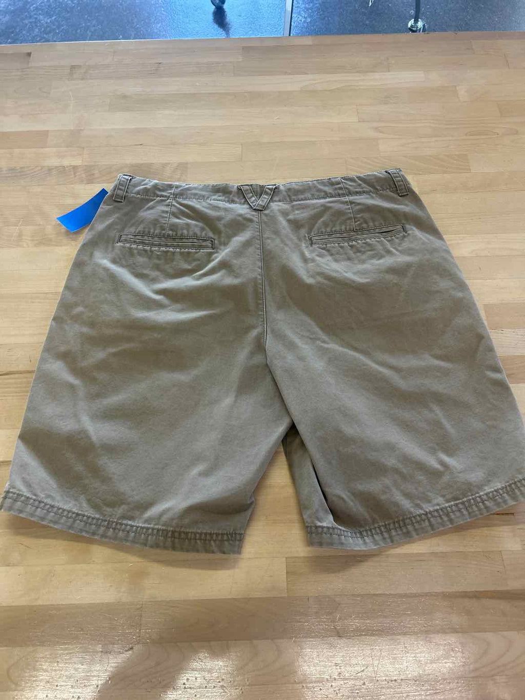Columbia Women Size 10 Tan Preloved Shorts
