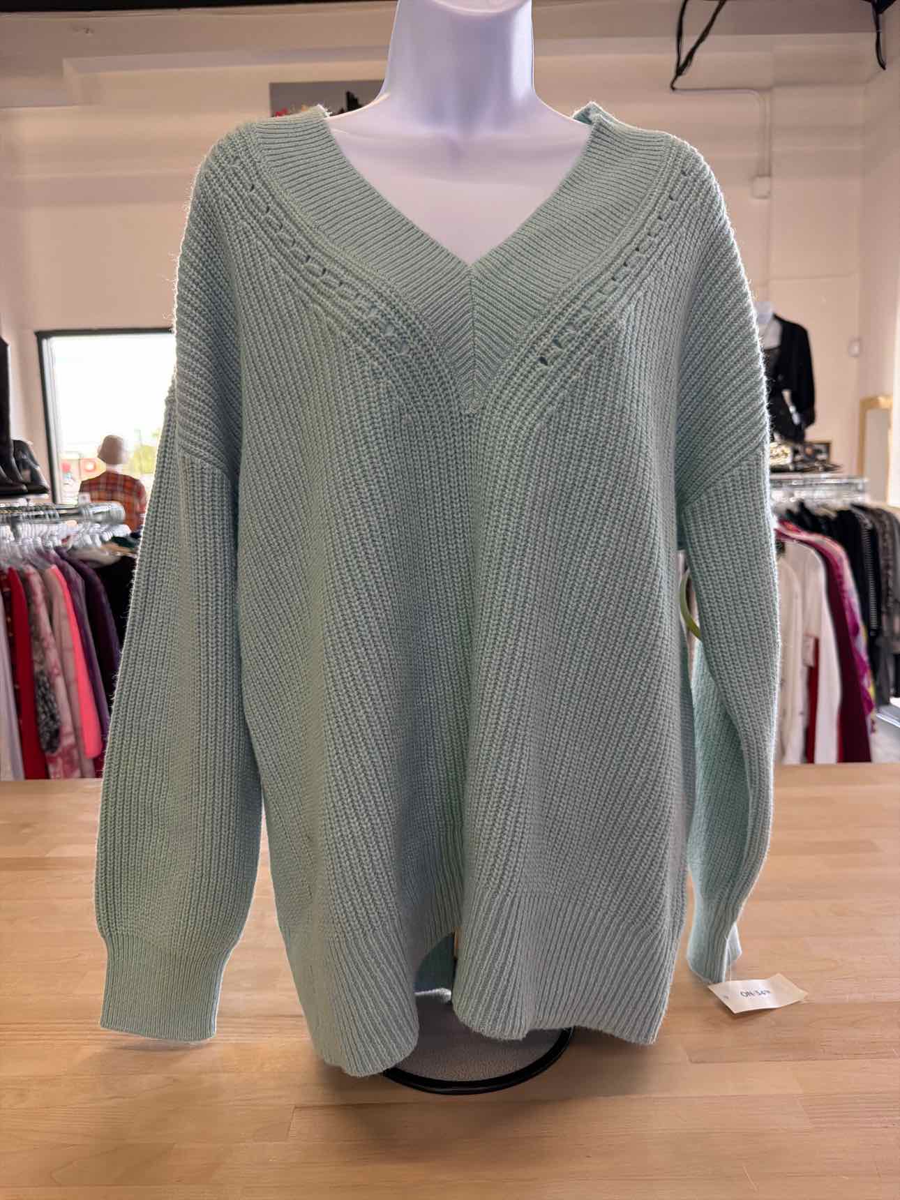 On 34th Size XL Blue Sweater