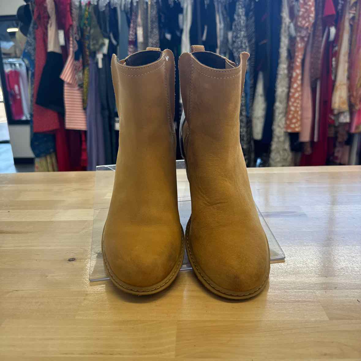 Timberland Shoe Size 6.5 Tan Boots