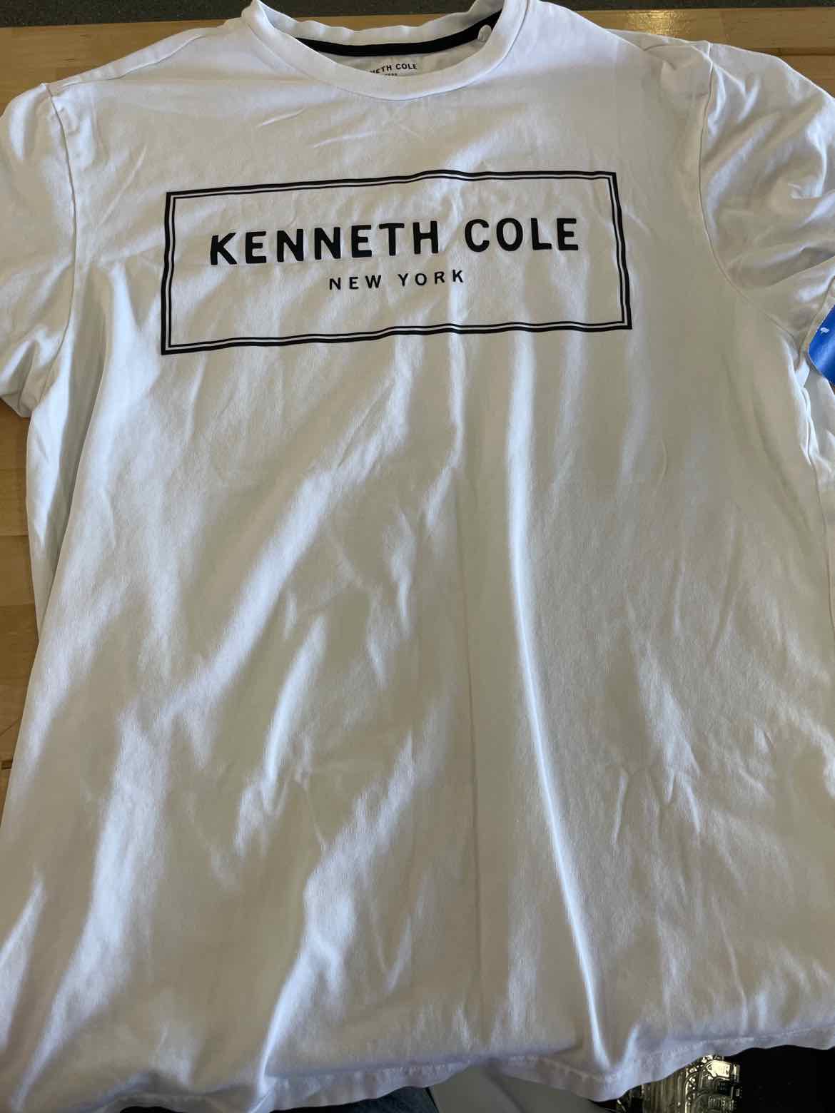 Kenneth Cole Size M White MENS T-shirt