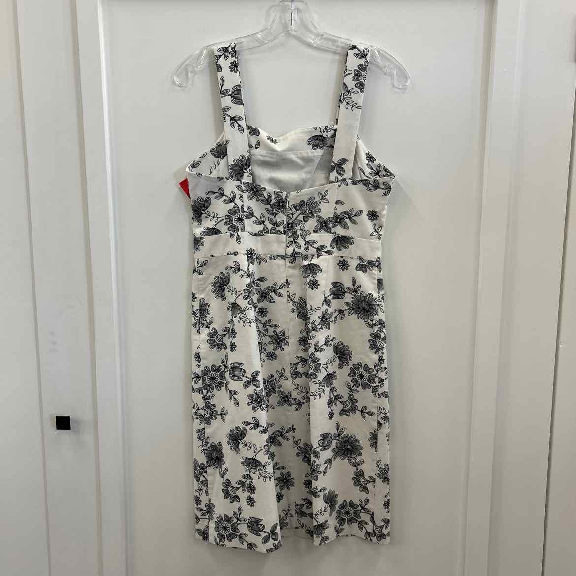 Ann Taylor Size 2 White Preloved Dress