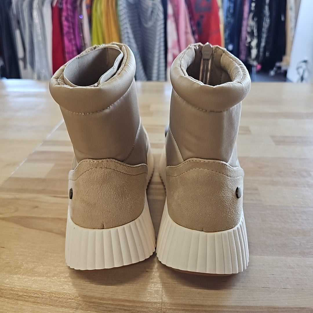 White Mountain Size 10 Sand Boots