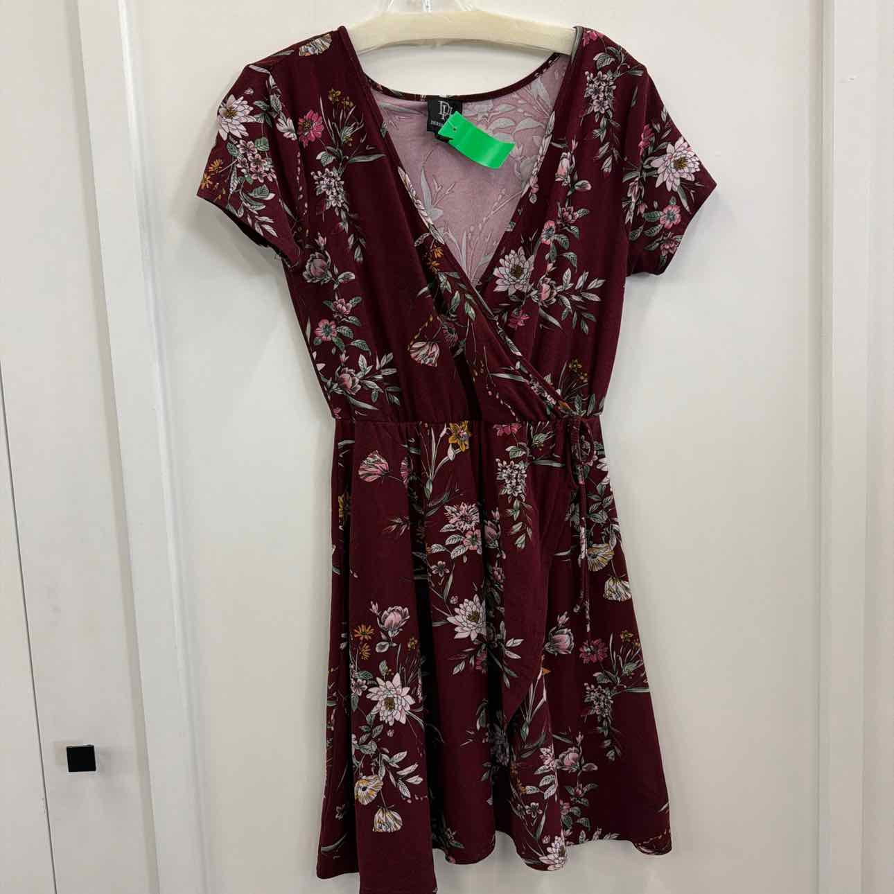 Derek Heart Size M Burgandy Preloved Dress - Burgandy / M Derek Heart Size M Burgandy Preloved Dress - Burgandy / M