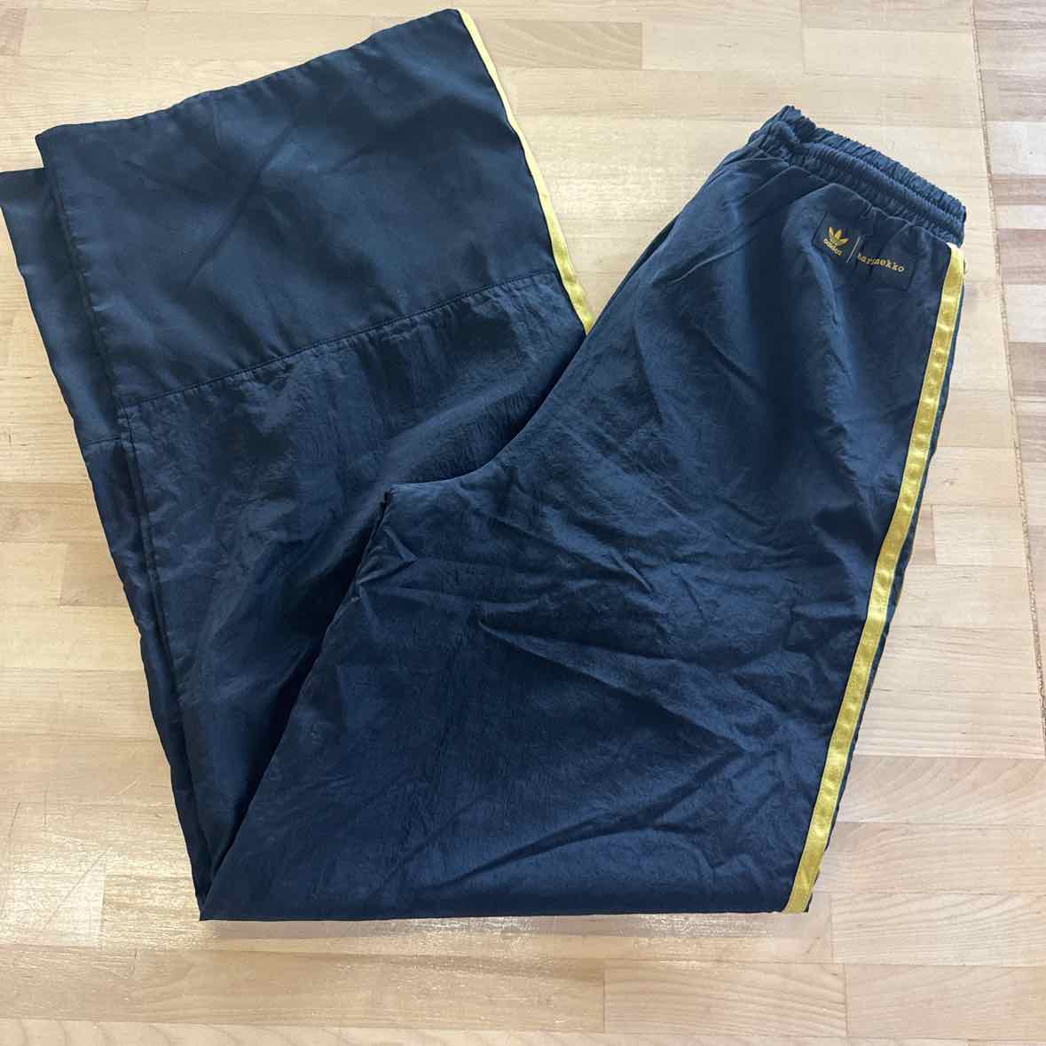 Adidas Size XS Black Preloved Pants