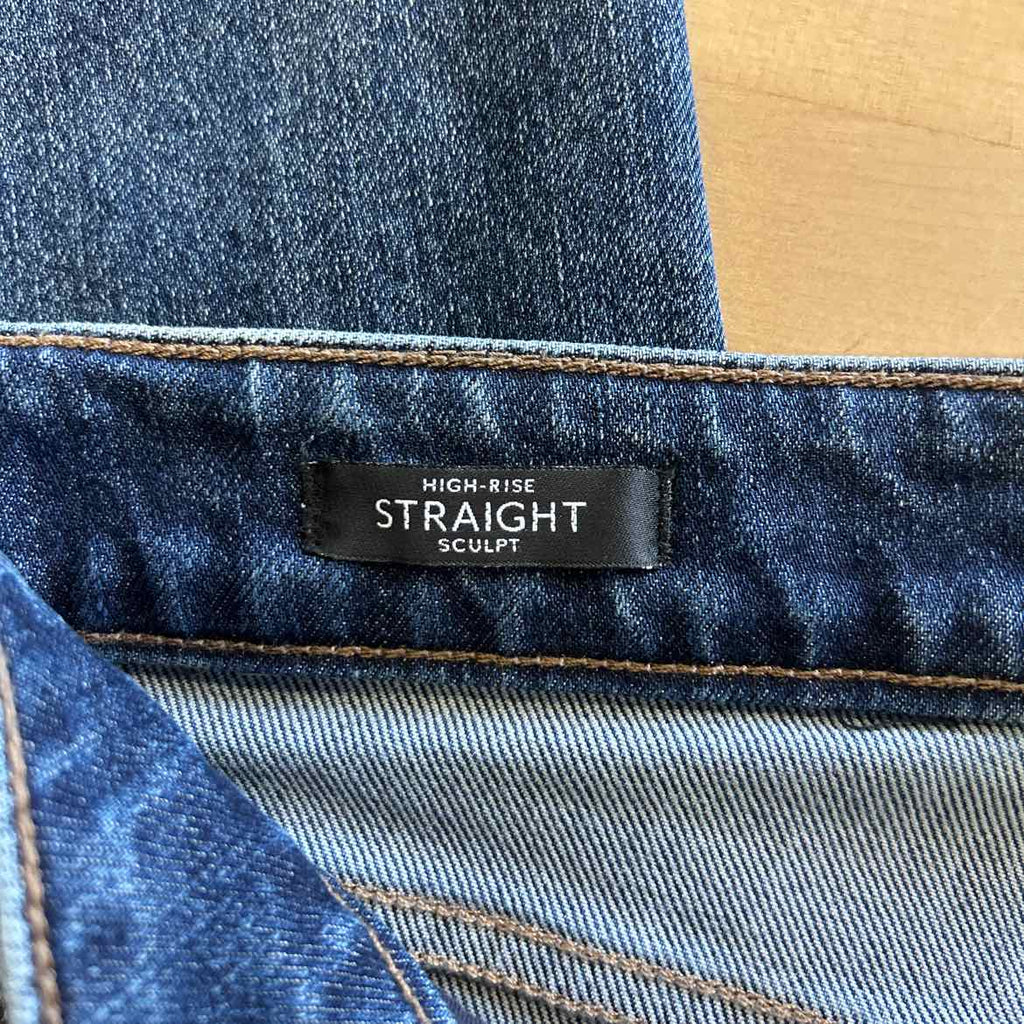 White House Black Market Size 4 Blue Denim Preloved Jeans