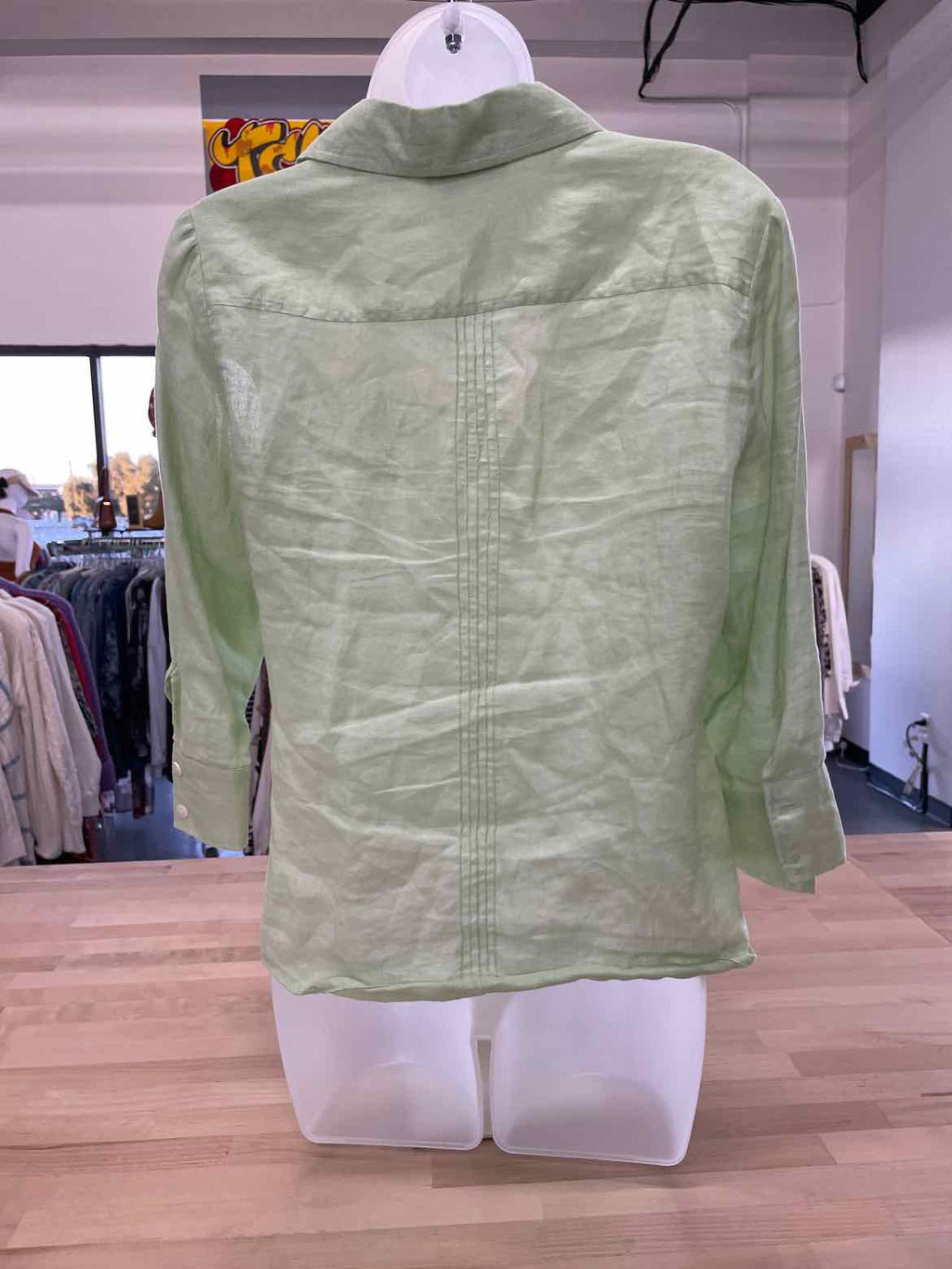 Tracy M Size M Green Button Down Shirt