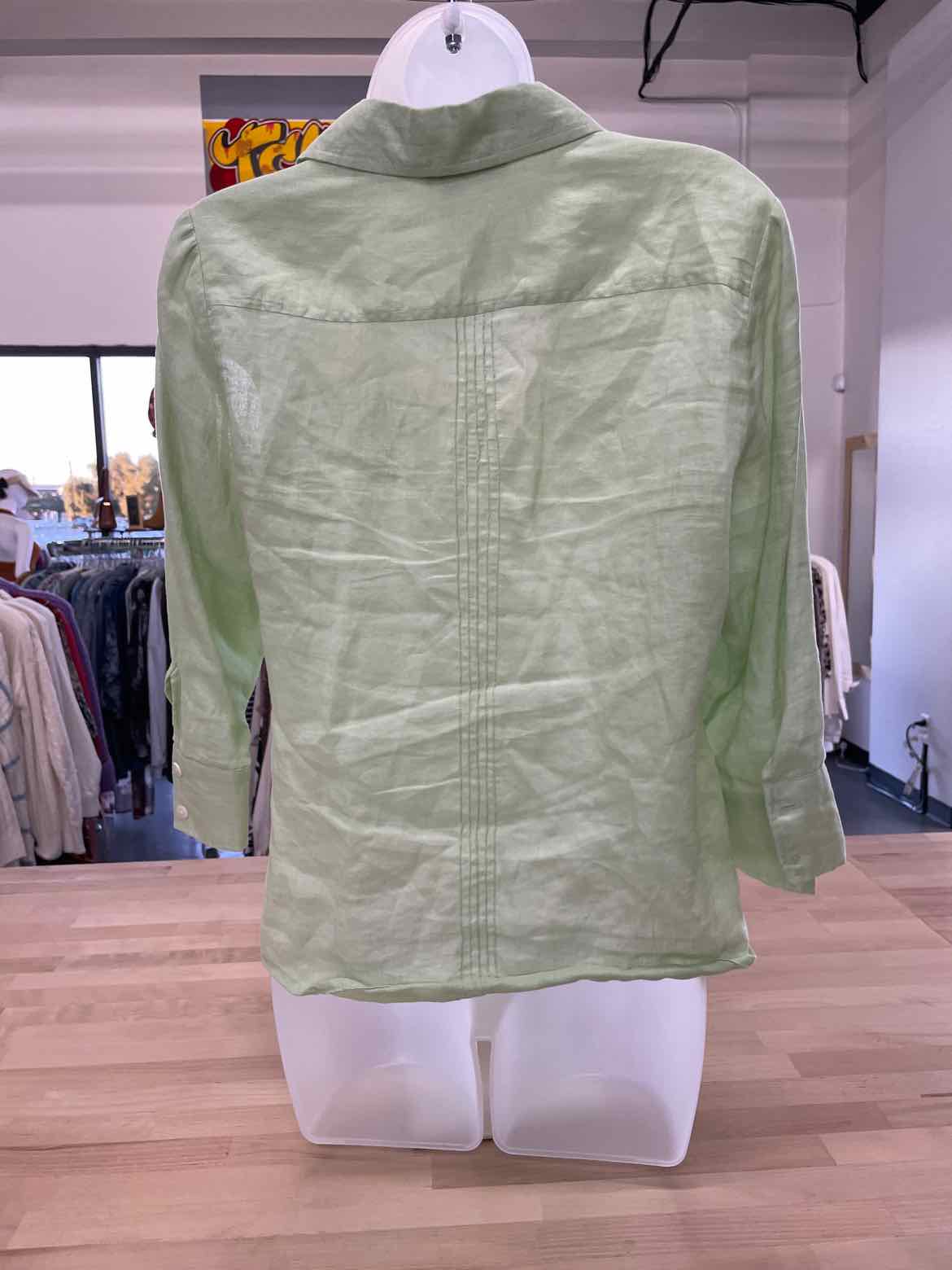 Tracy M Size M Green Button Down Shirt