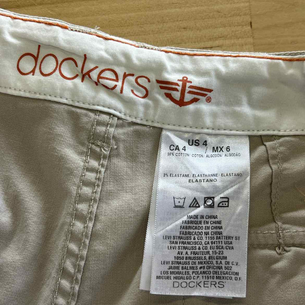 dockers Women Size 4 Tan Preloved Shorts