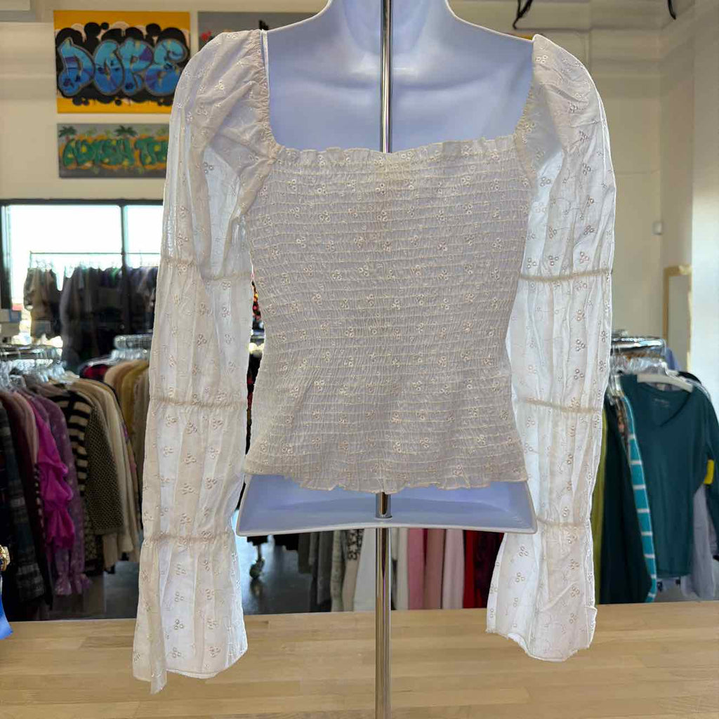 Free Kisses Size M White Cotton Preloved Blouse