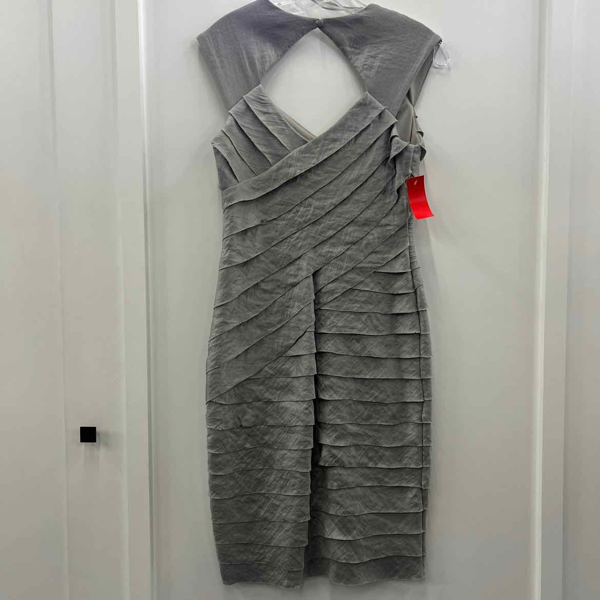 London Times Size 6 Silver Used Dress