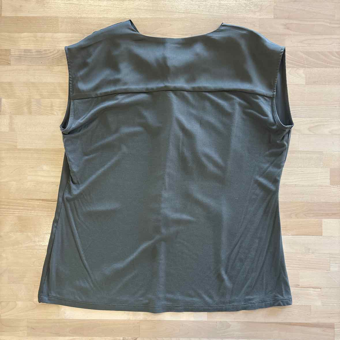 LTD Size L Green Sleeveless