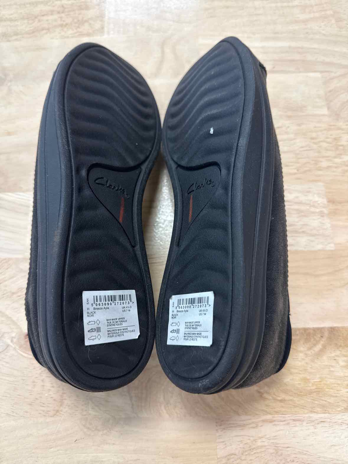 Clarks Size 7 Black Preloved Flats