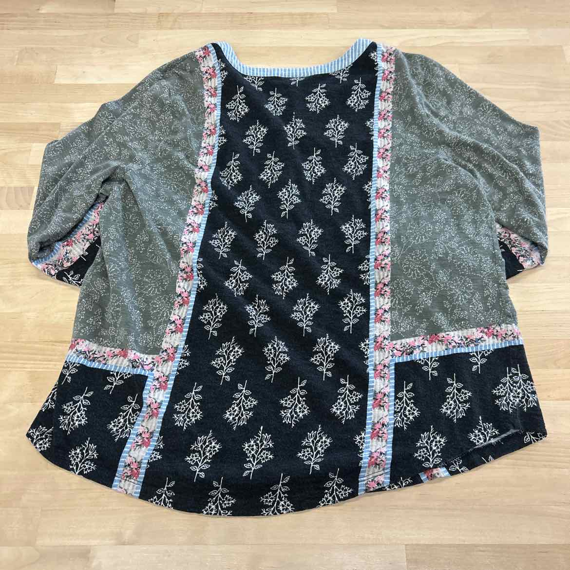 Style & Co. Size L Multi-Color Knit Top