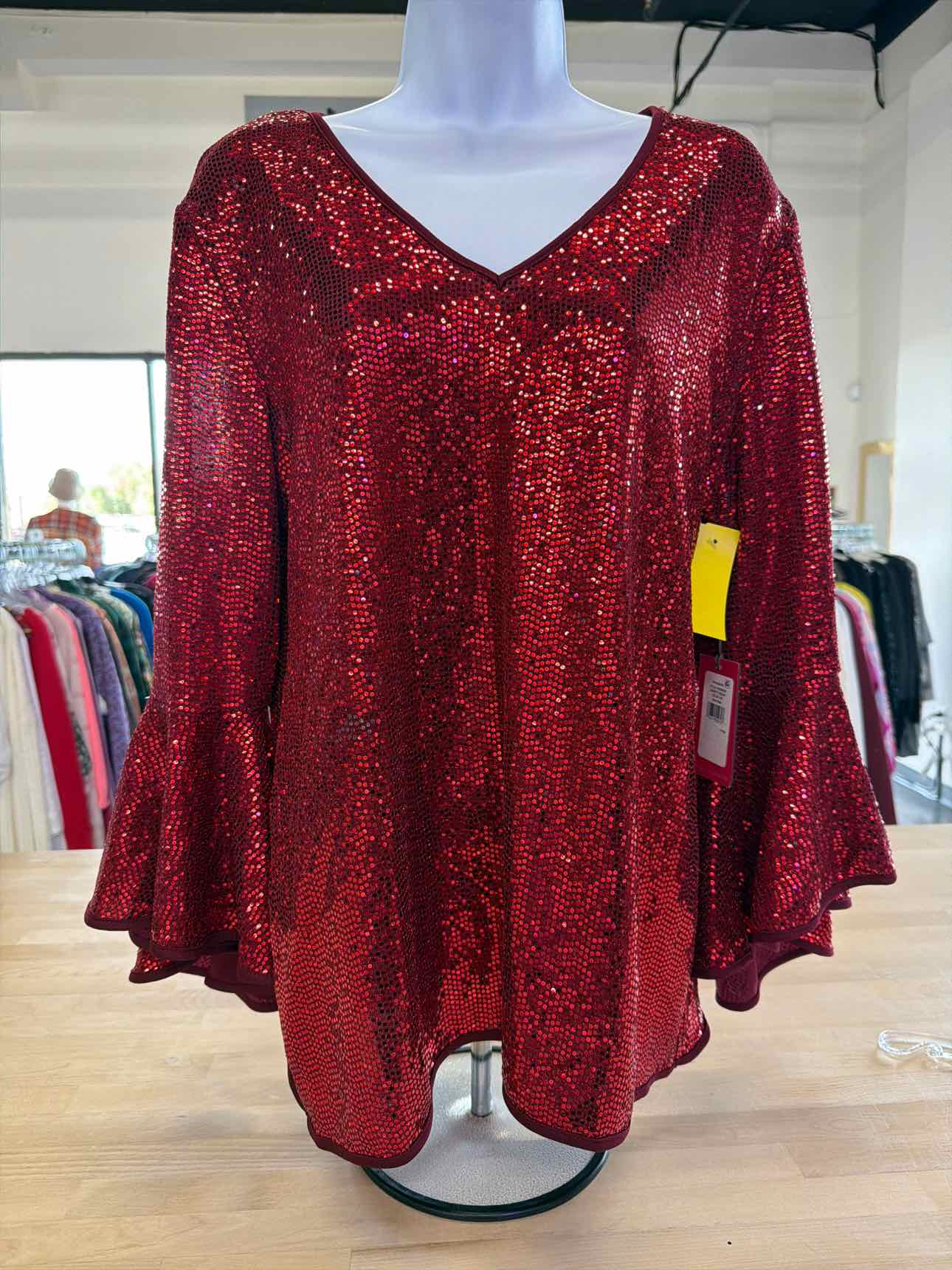 Vince Camuto Size L Red Sequined Blouse