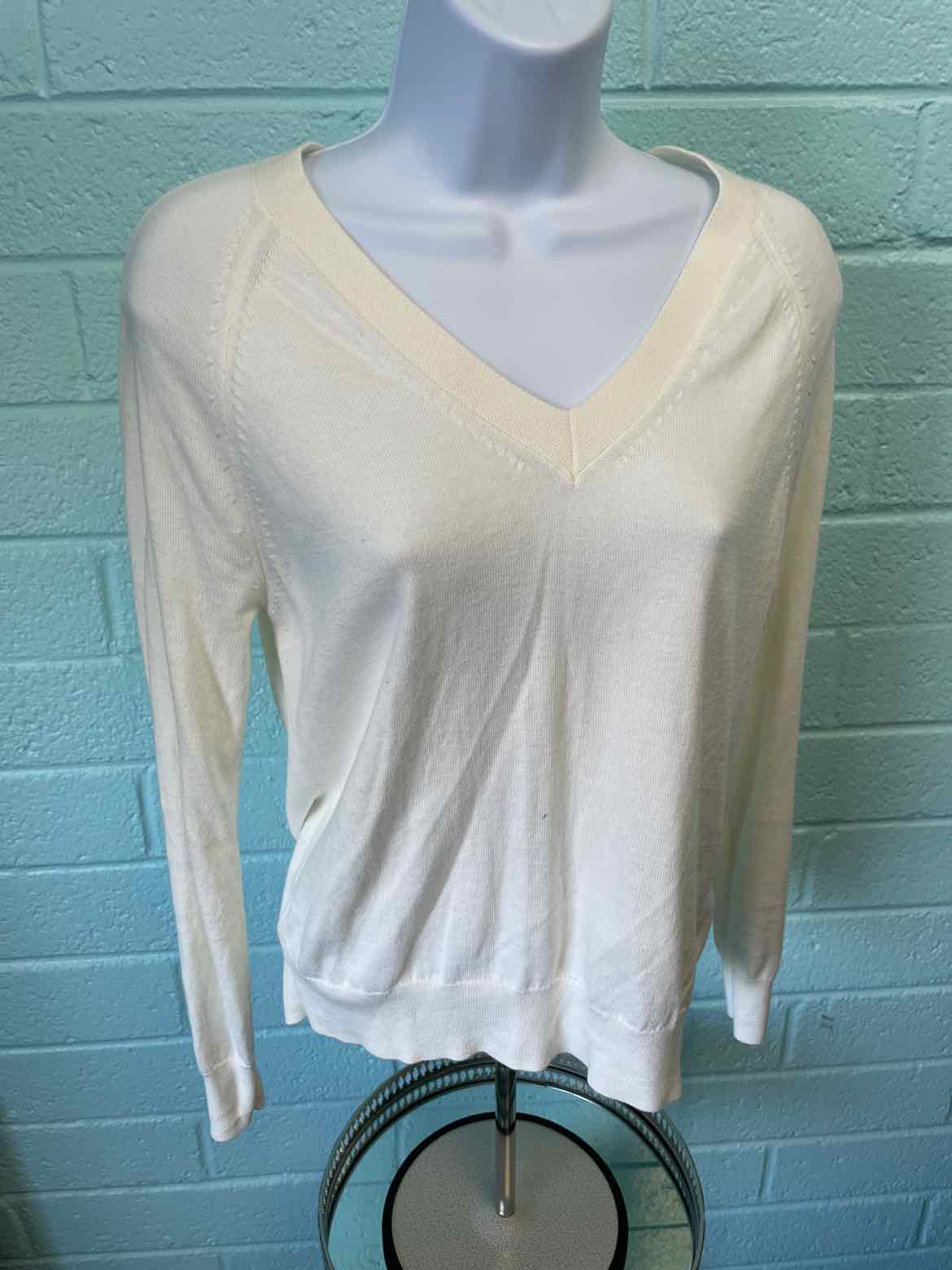 Banana Republic Size XS Cream Sweater