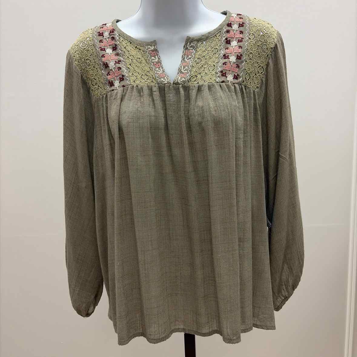 Hazel Size L Beige Rayon Lace Accent Preloved Blouse LS