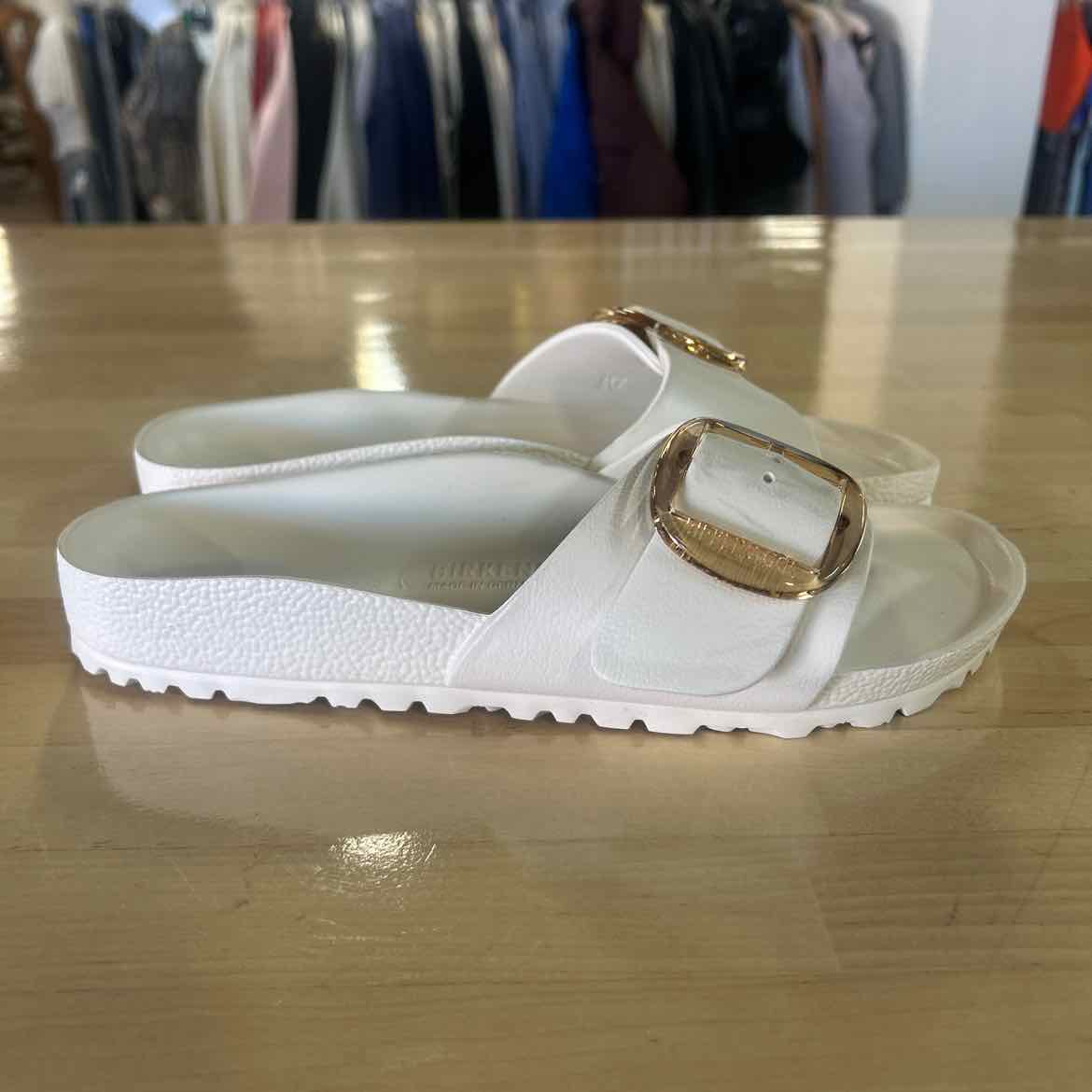 Birkenstock Size 7.5/8 White Preloved Sandals