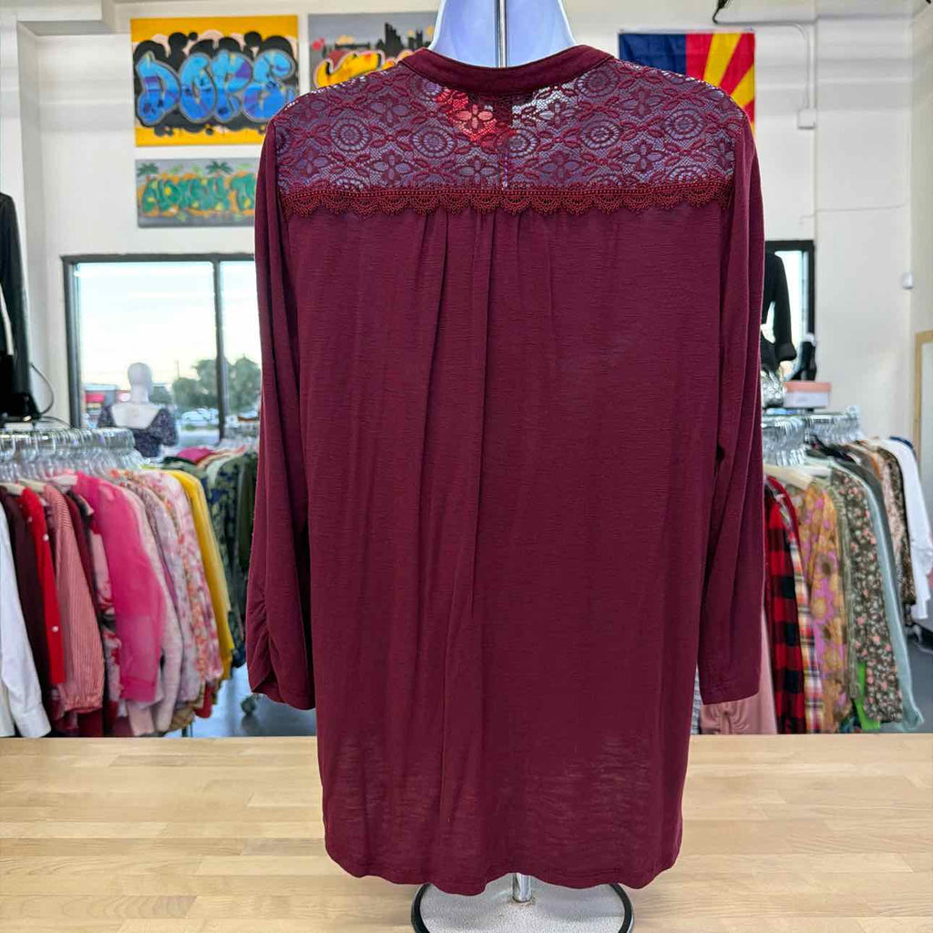 Roz & Ali Size L Burgundy Used Henley Style  Knit Top