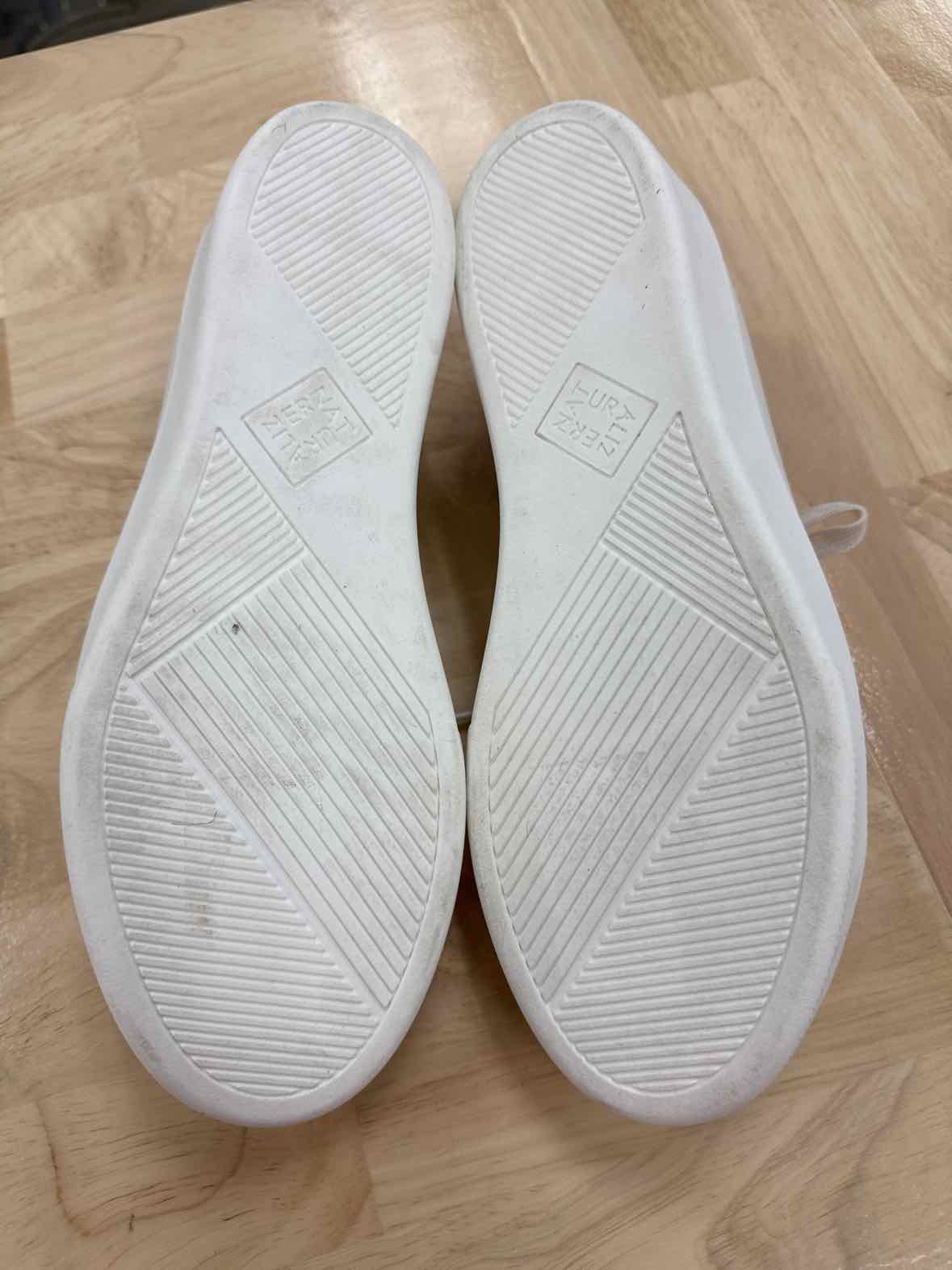 Naturalizer Size 9 White Morrison 2.0 -  White Lilac