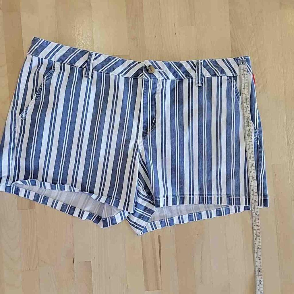a.n.a Size 14 Blue/White Shorts