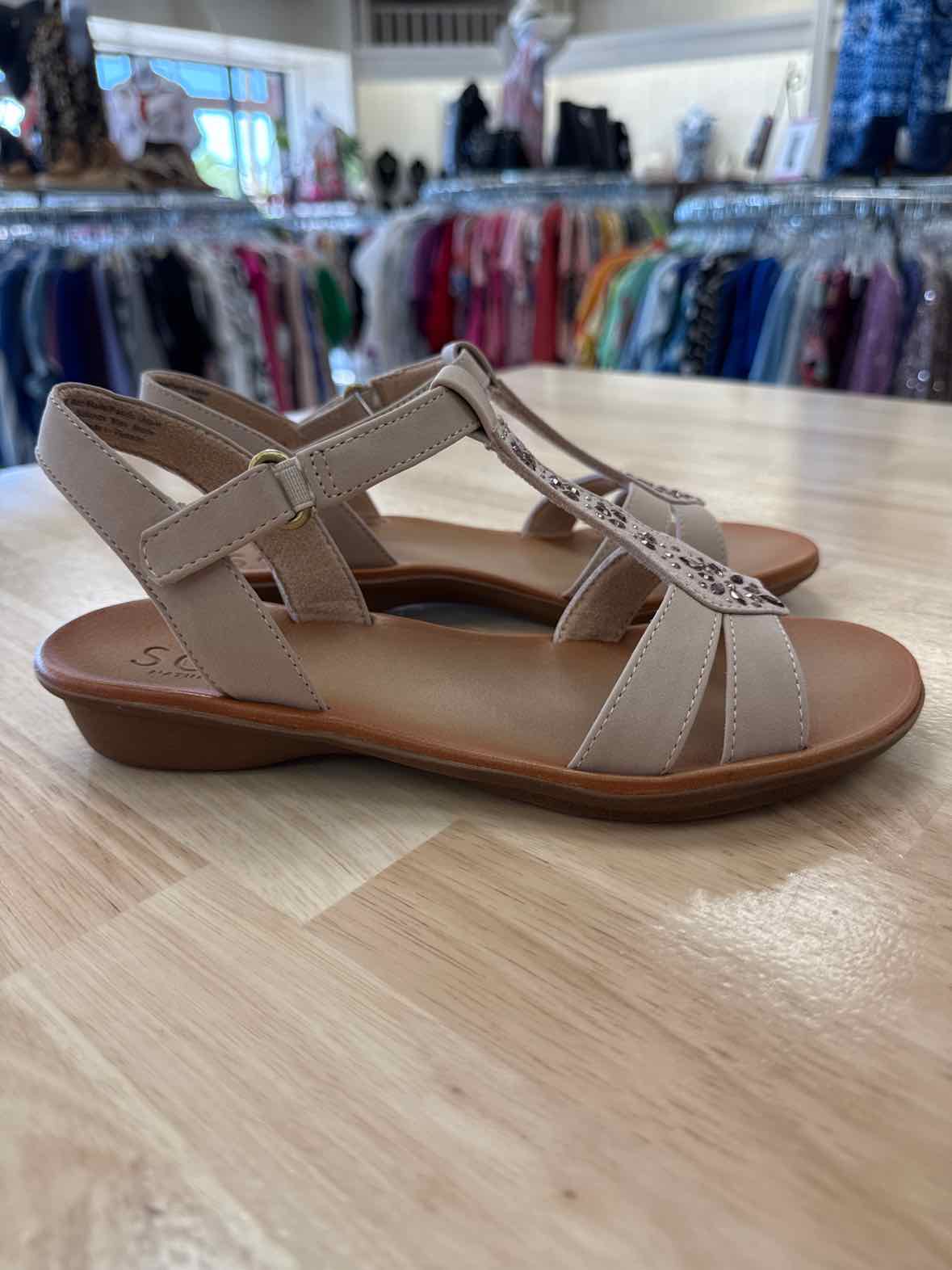 Soul Naturalizer Size 8 Beige Summer Sandals (Porcelain)