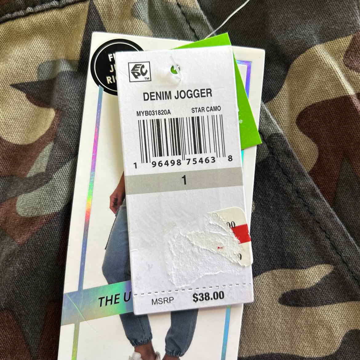Tinseltown Juniors' Utility Cargo Jogger Pants - Star Camo