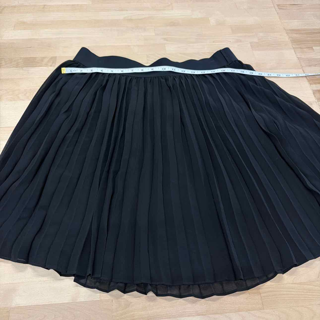 Torrid Size 1X Black Used Skirt