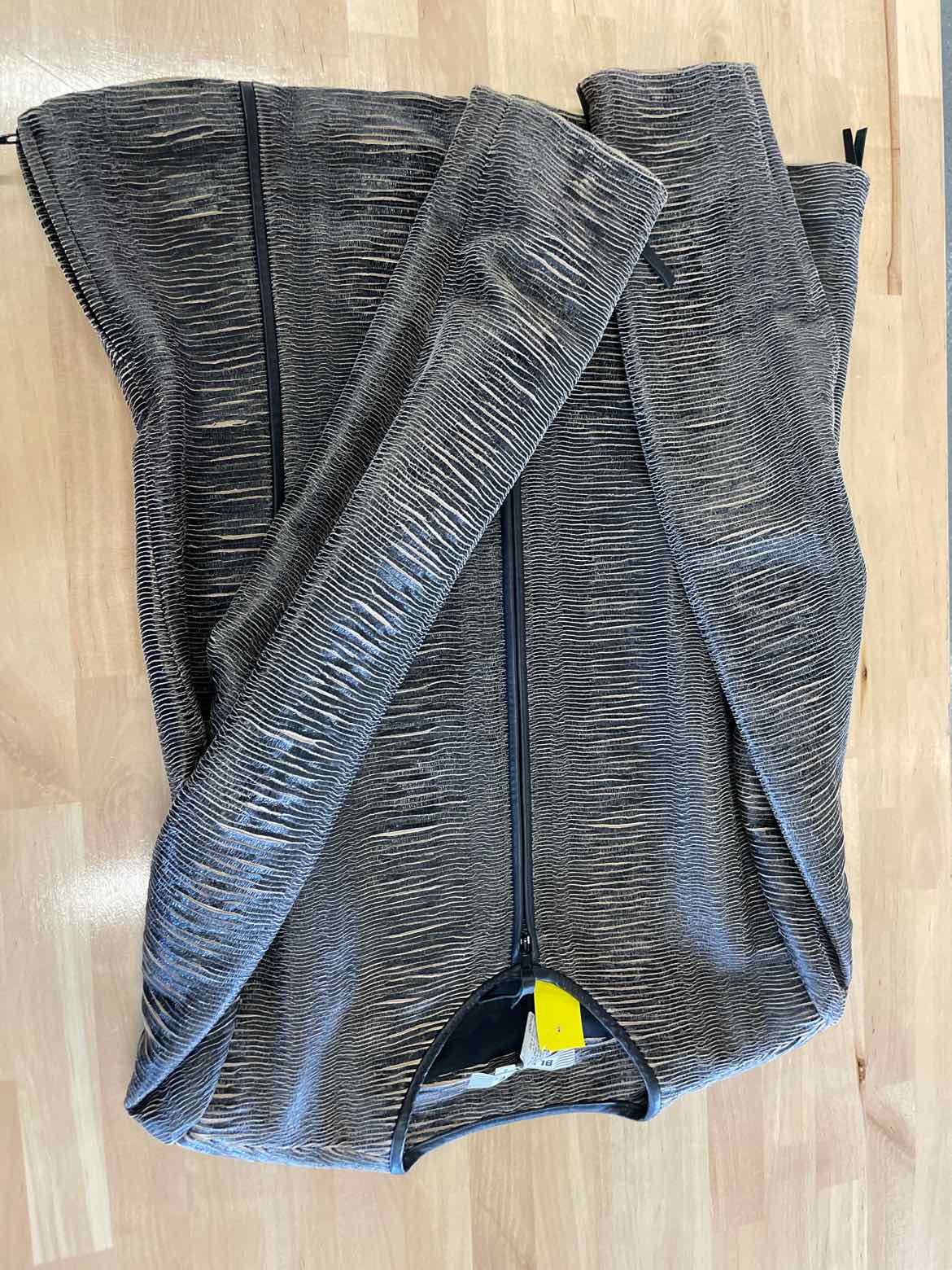 Blue Ice Size 6 Black Jacket