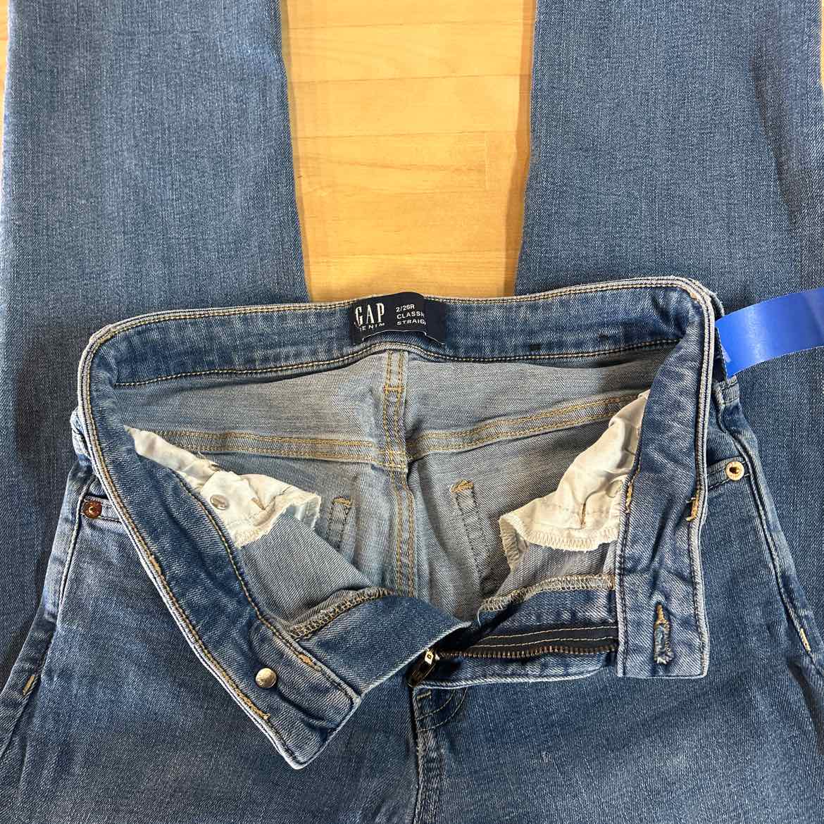 Gap Size 2 Blue Denim Preloved Jeans