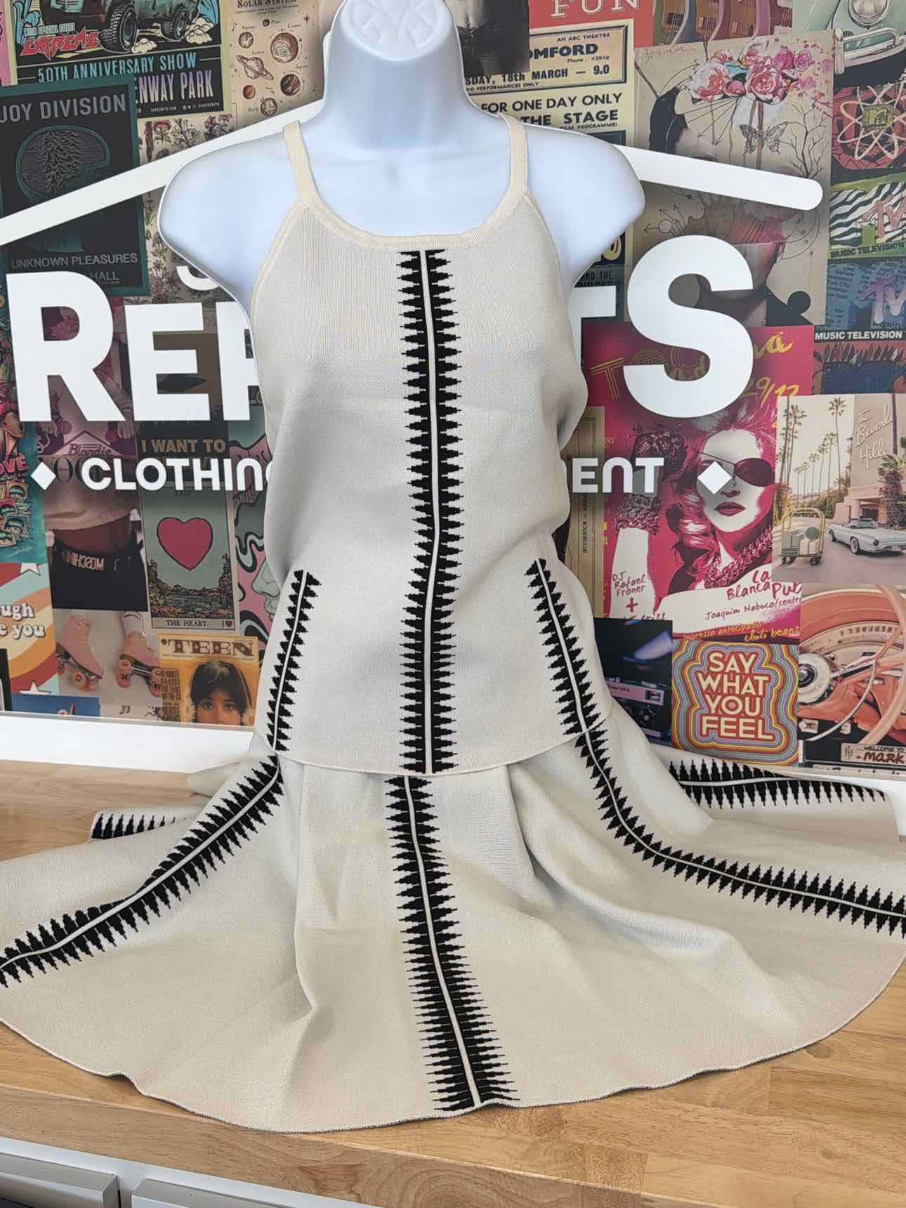 Express Size XL Off White New Twinsets