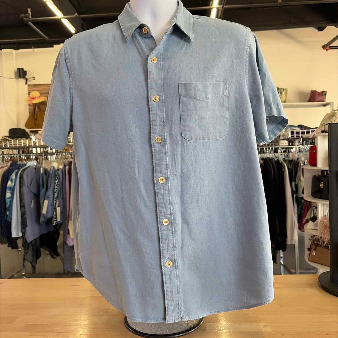 Lucky Brand Size M Blue Preloved MENS Button Down Shirt