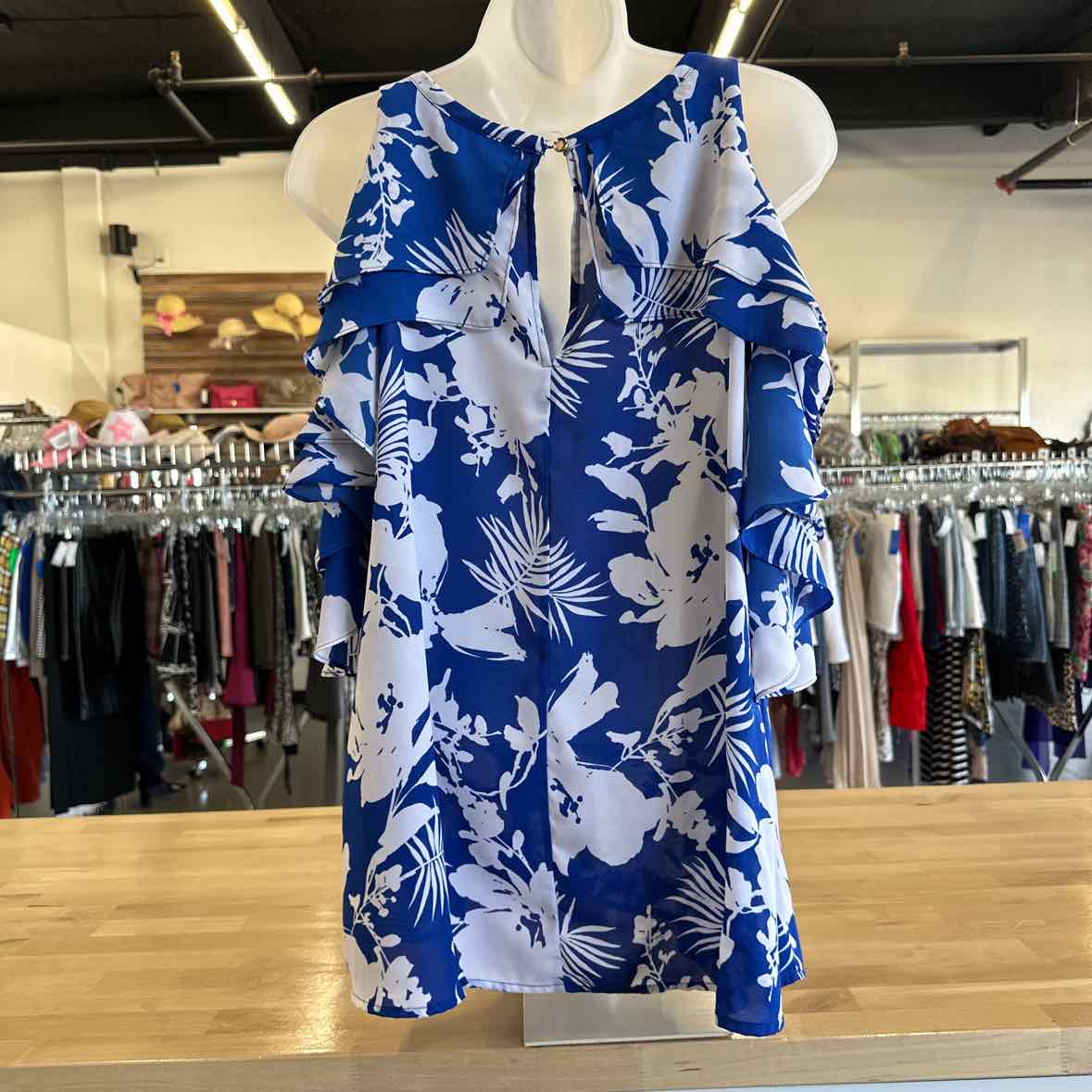 Bold Elements Size M Blue & Aqua Print Blouse