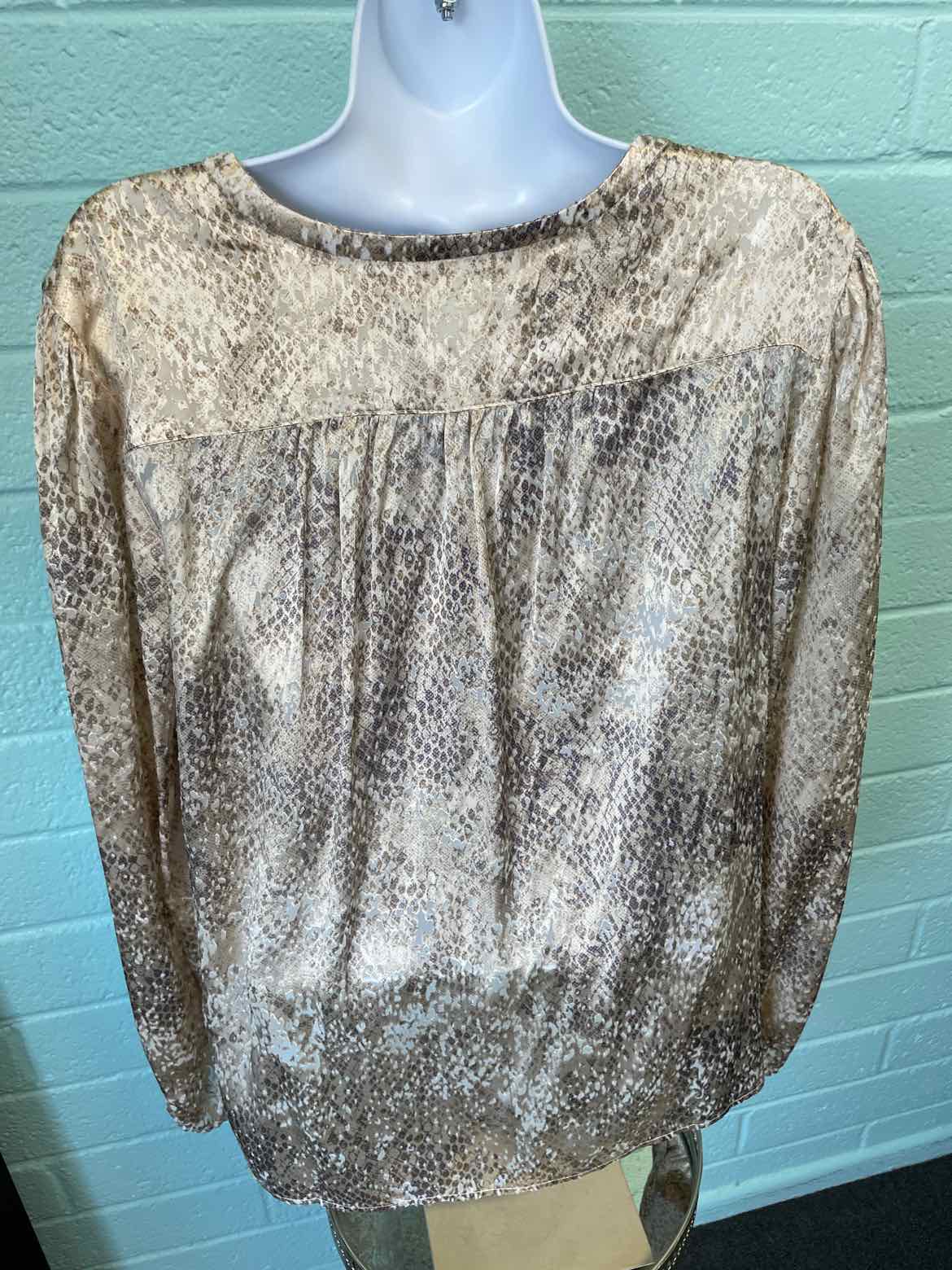 Tommy Bahama Size L Tan Blouse