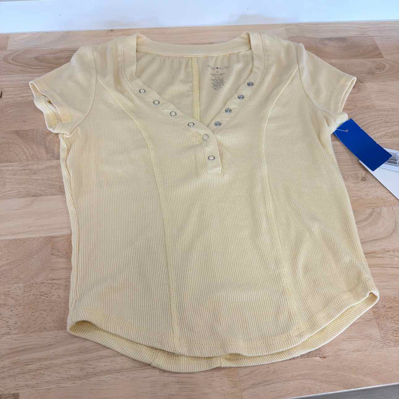 ultra flirt Size S Ribbed Cropped Henley Short Sleeve