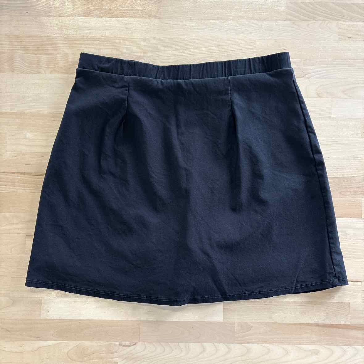Zenobia Size XL Black Skorts