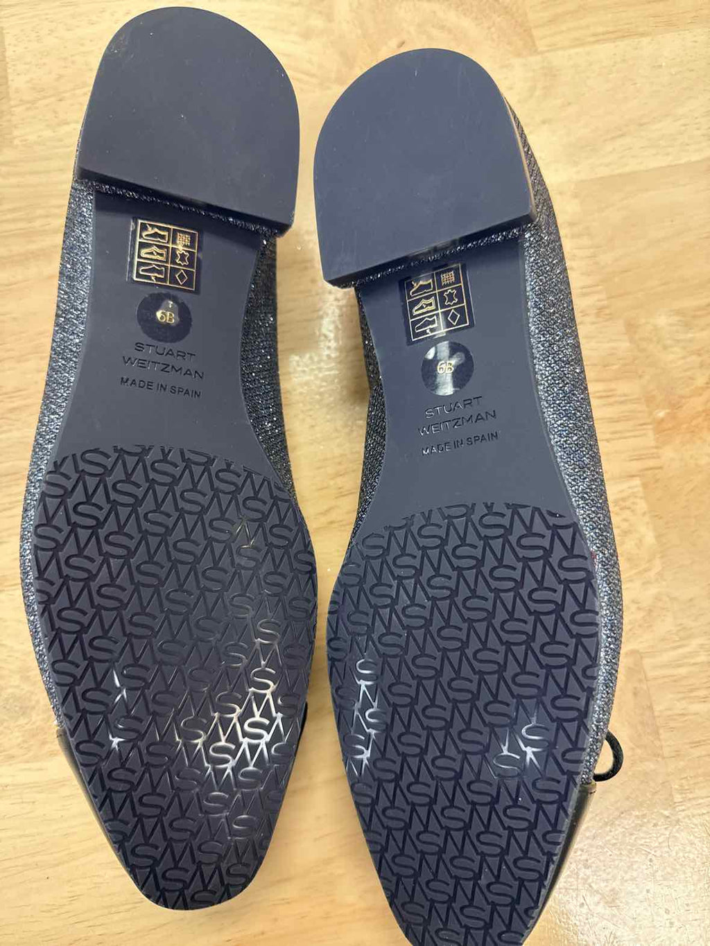 Stuart Weitzman Size 6 Silver Glitter NWOT Flats