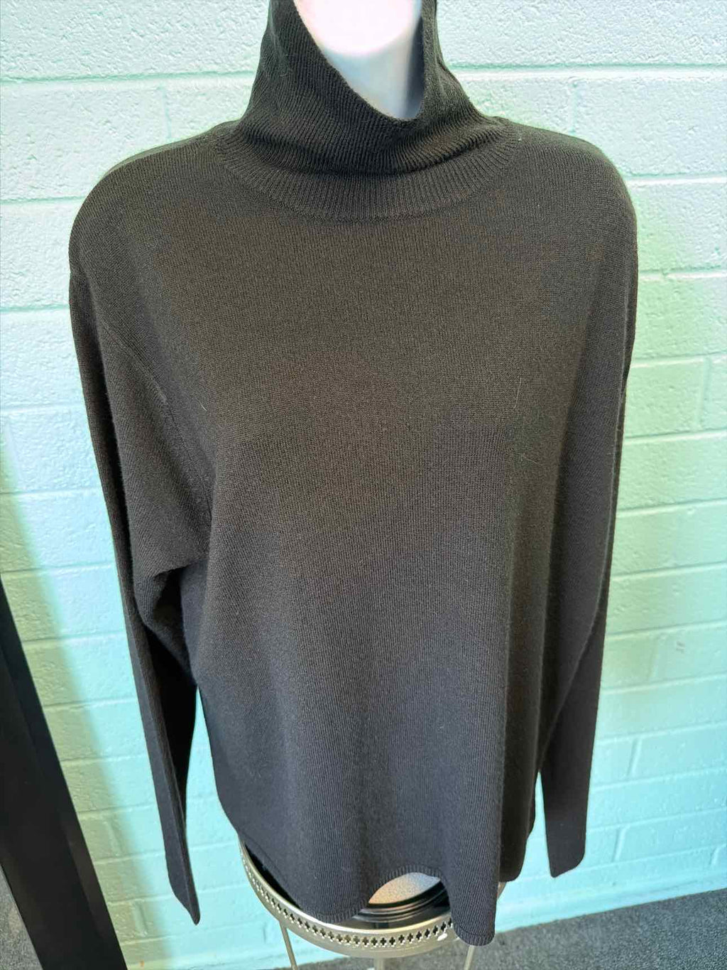 prophecy Size L Black Sweater