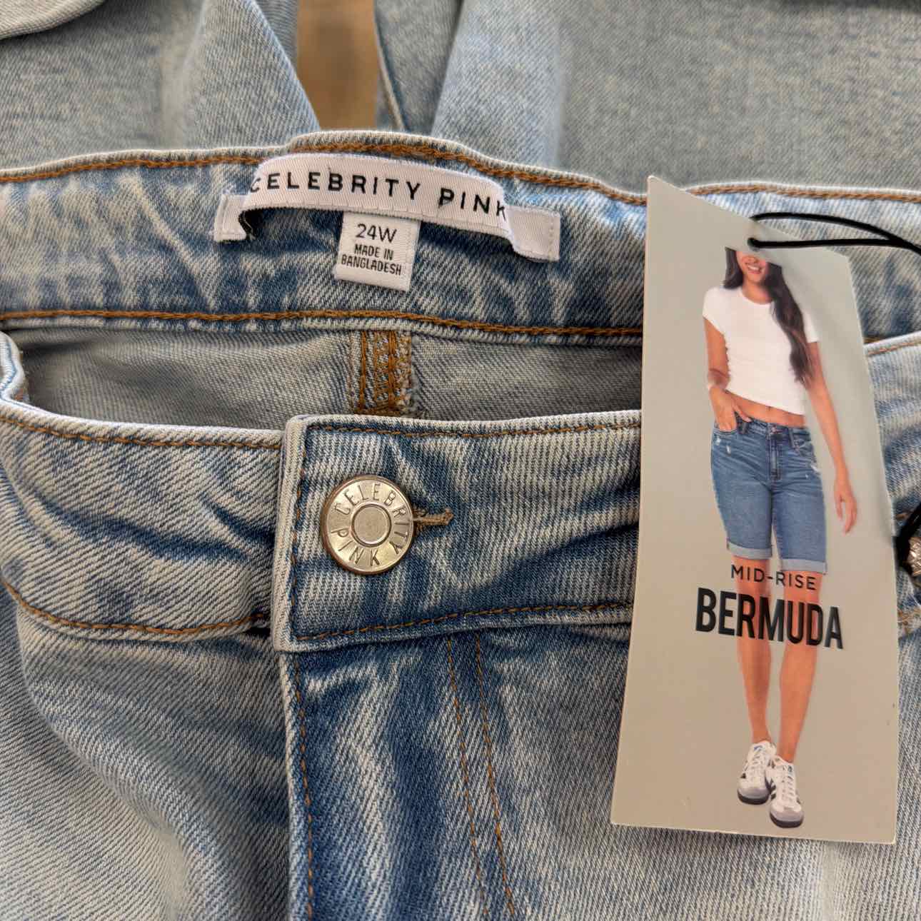 Celebrity pink Women Size 24 Blue New Shorts