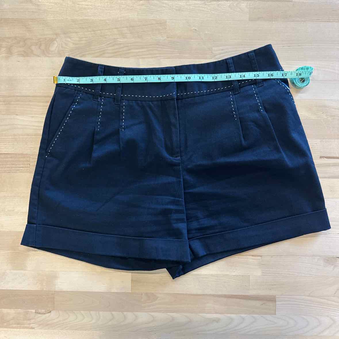 Willi Smith Size 8 Black Shorts