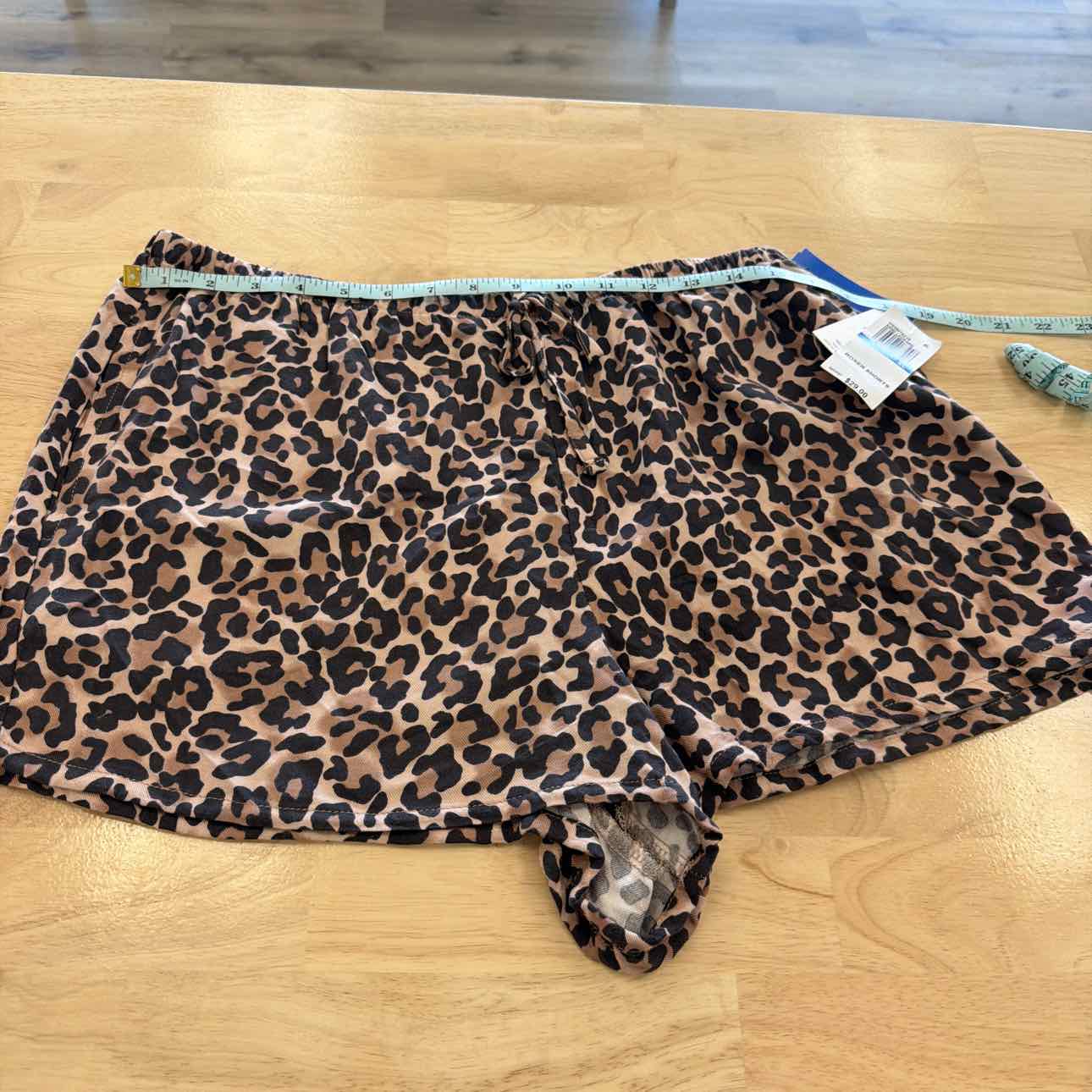 hippie rose Women Size XL Brown New Shorts  Leopard Pull-on Drawstring Shorts