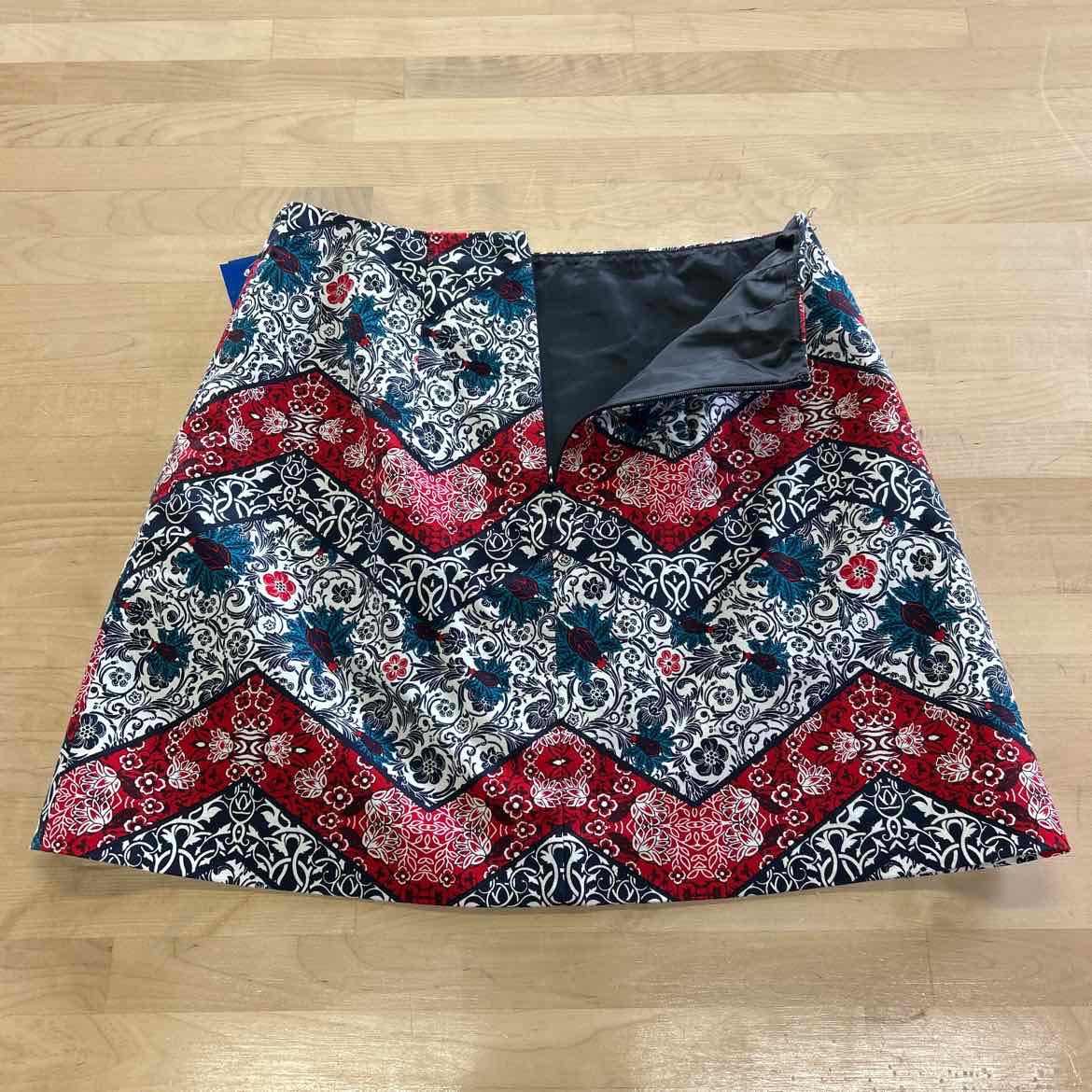 Express Size 6 Red White Blue Preloved Skirt