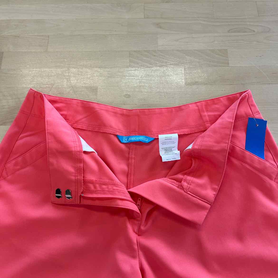 PGA Tour Women Size 8 Coral Preloved Shorts