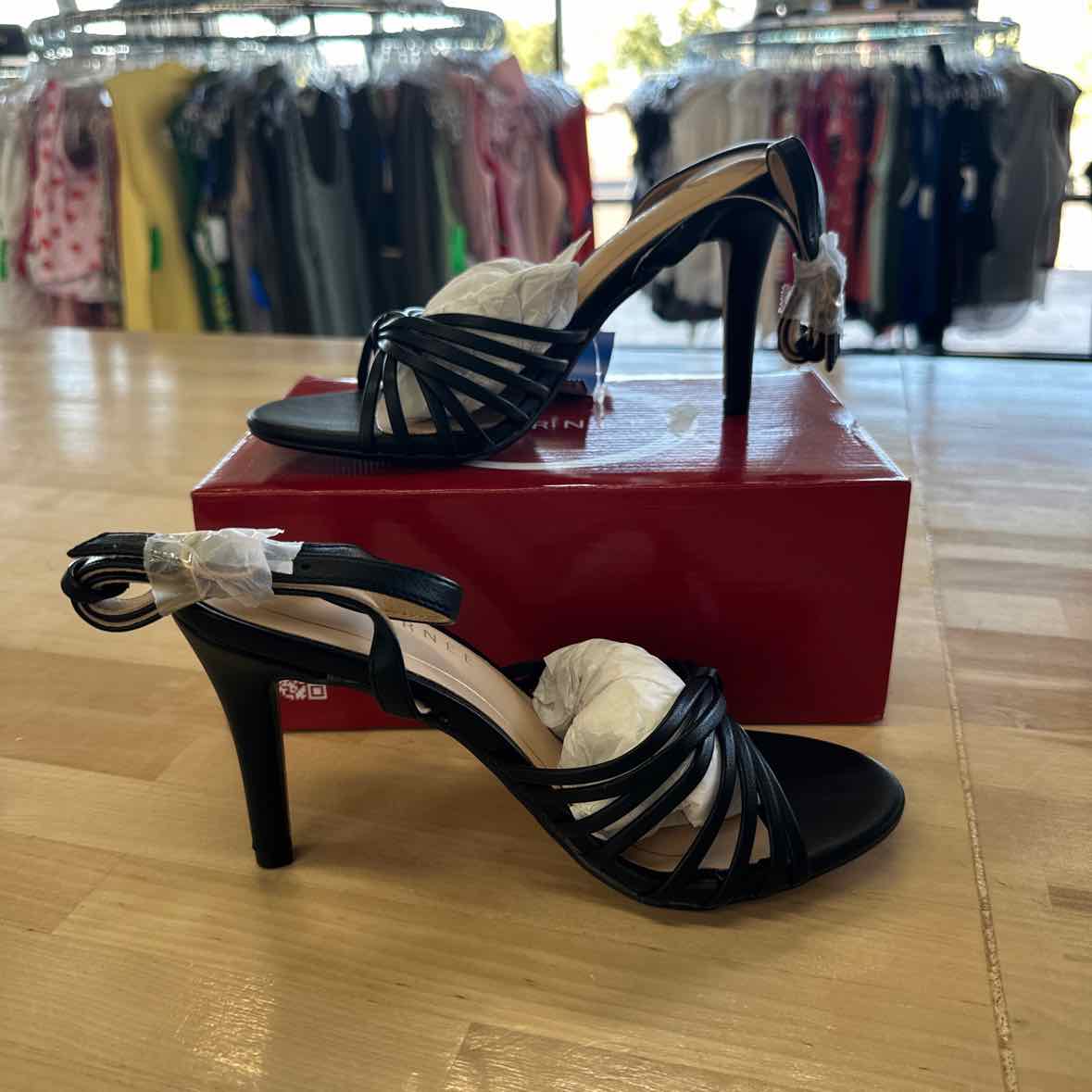 Journee Collection Shoe Size 7 Black Heels