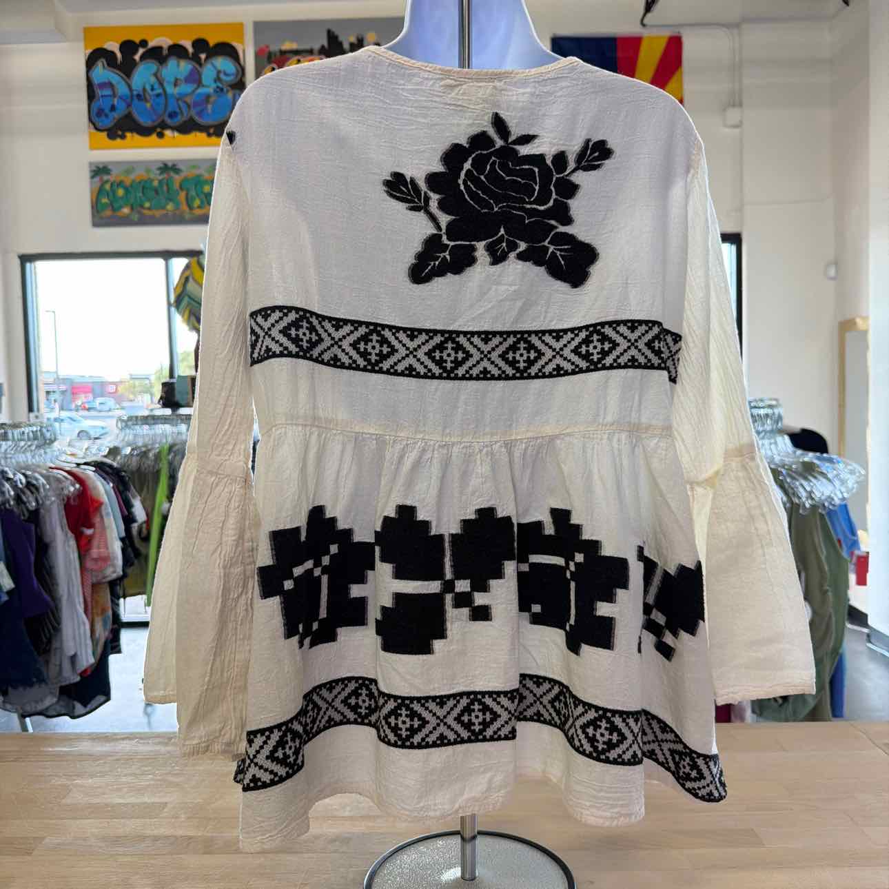 August Size S/M White Blouse LS