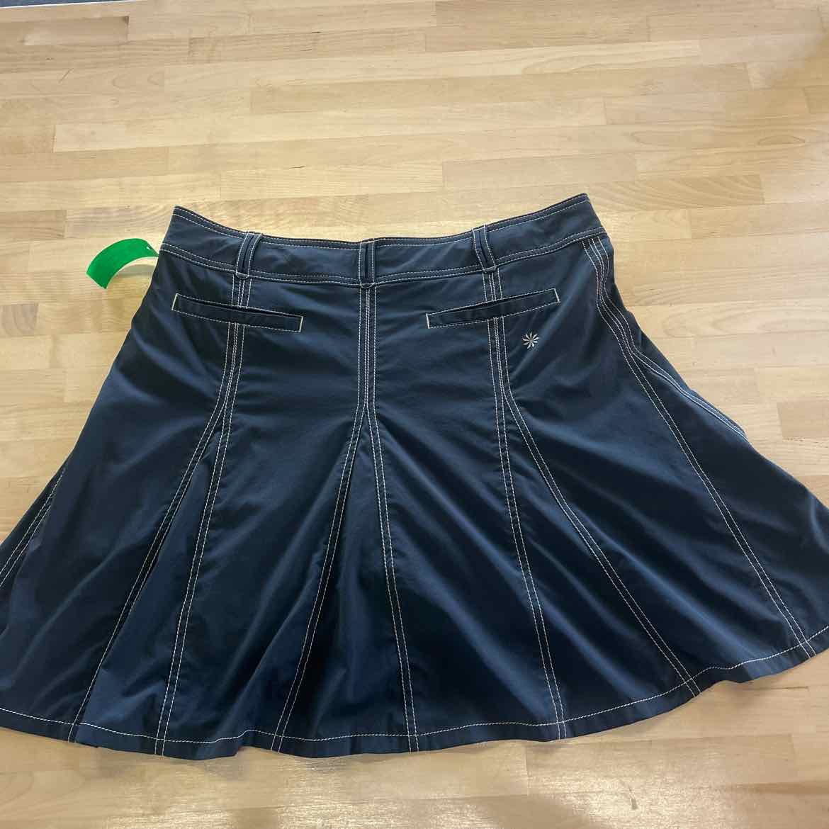 Athleta Women Size 14 Gray Preloved Skorts