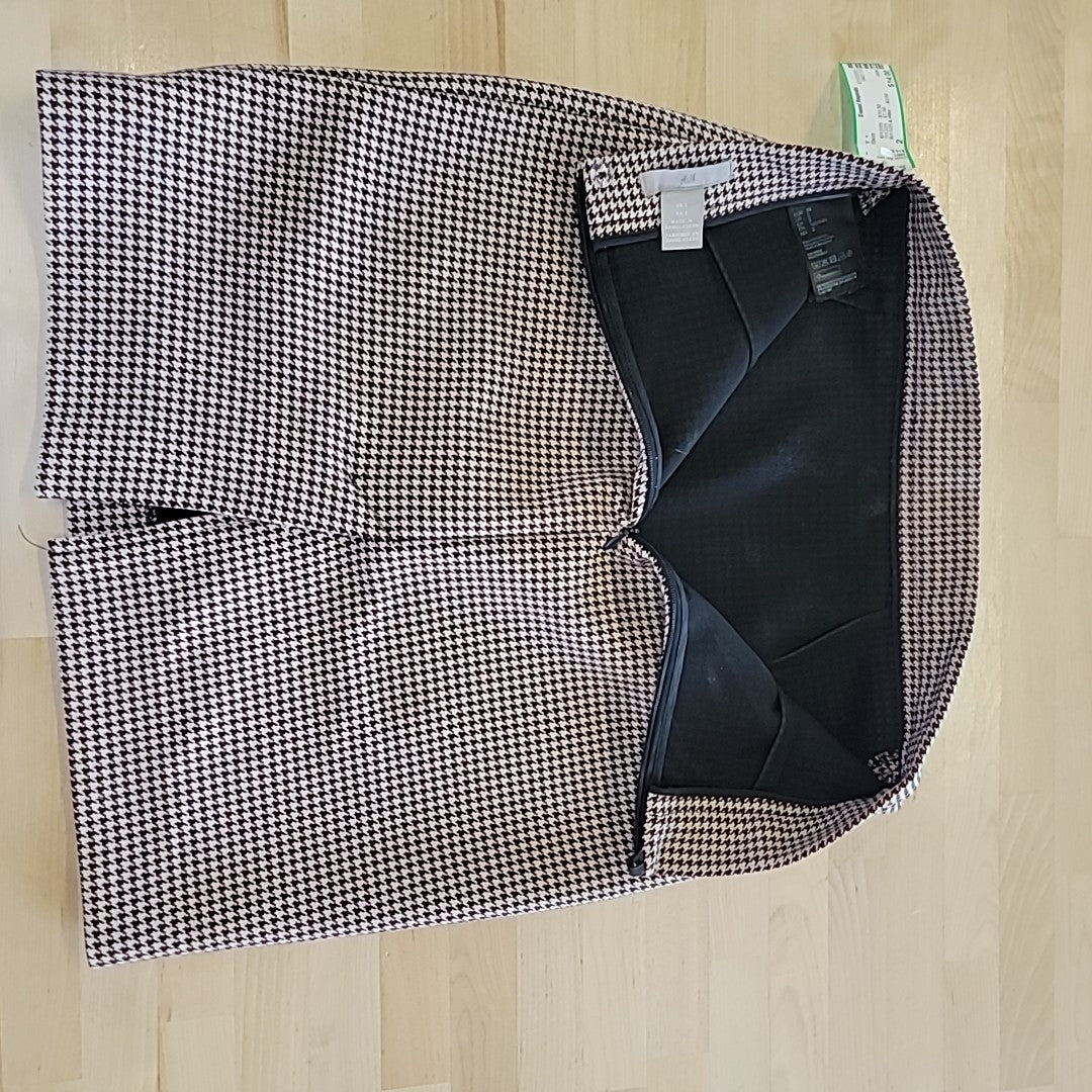 H&M Size 2 Red Skirt