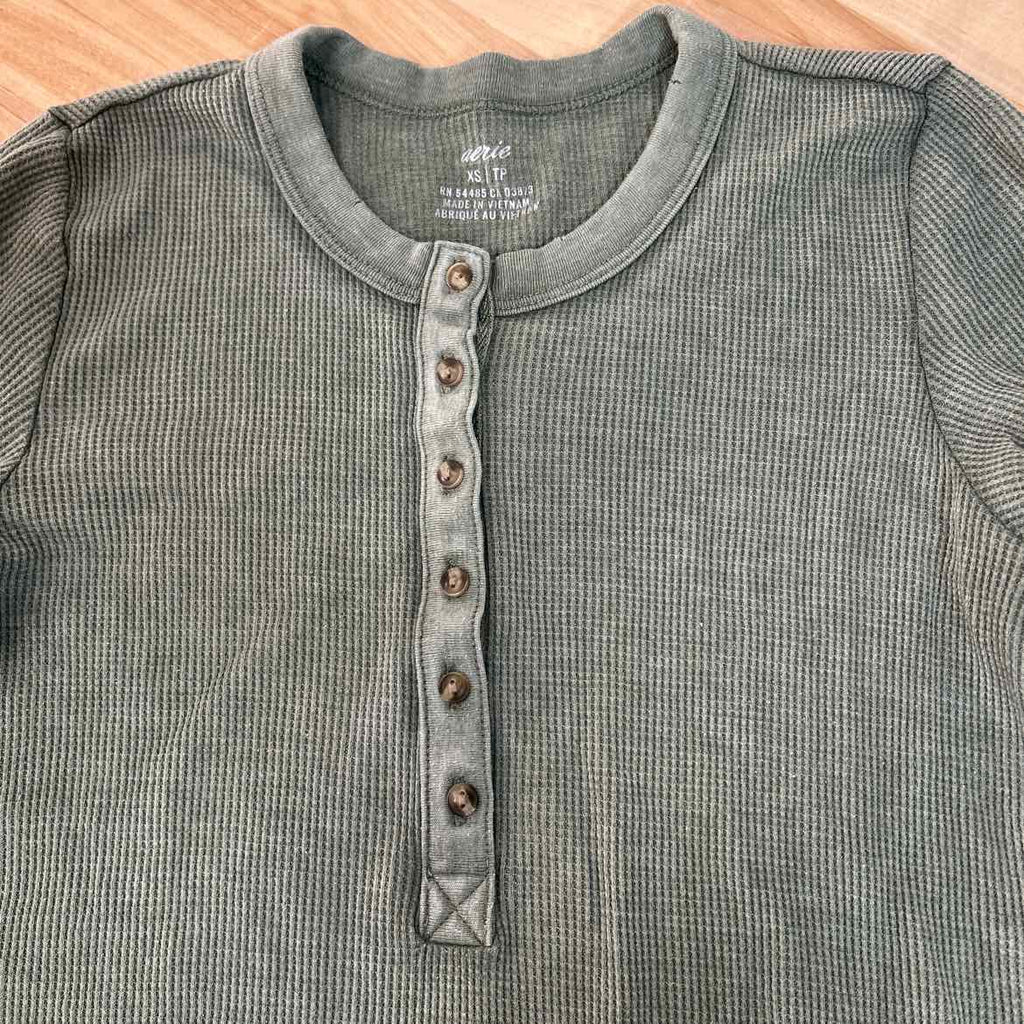 aerie Size XS Green Preloved Longsleeve