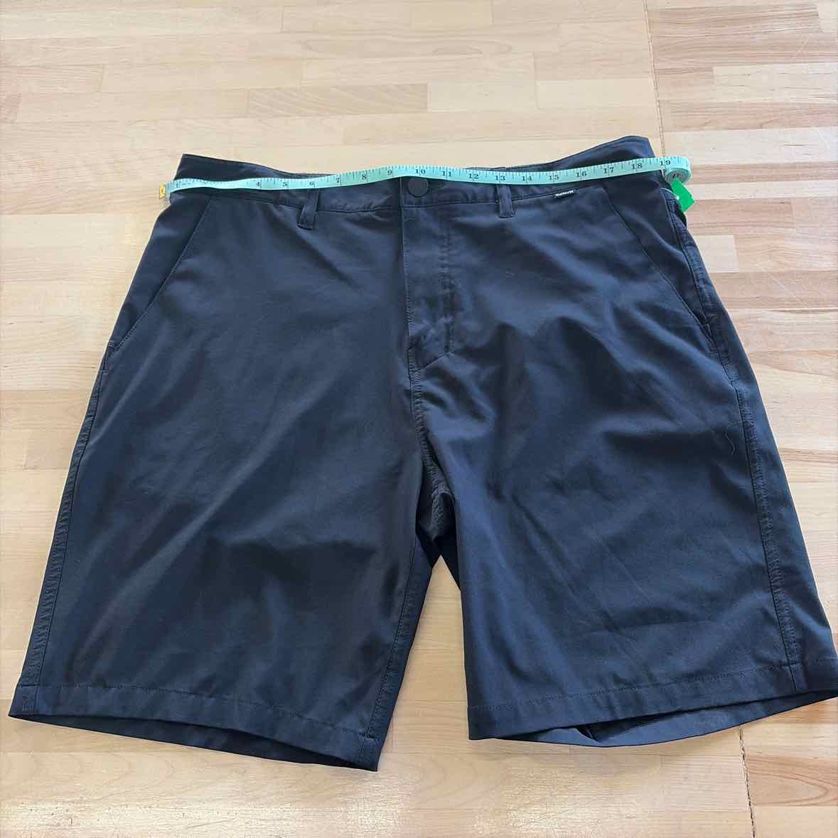Hurley Men's Size 34 Black MENS Shorts
