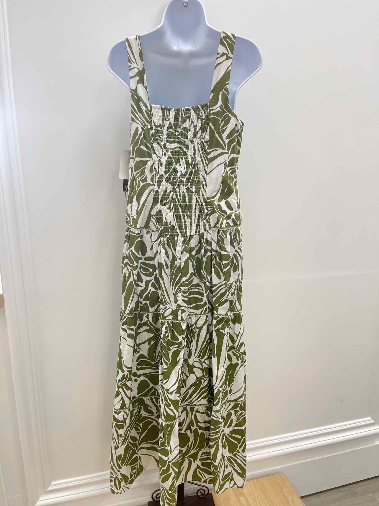 CeCe Size M Green New Dress
